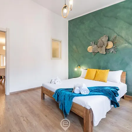 Estay - Corner - Aurora Iglesias