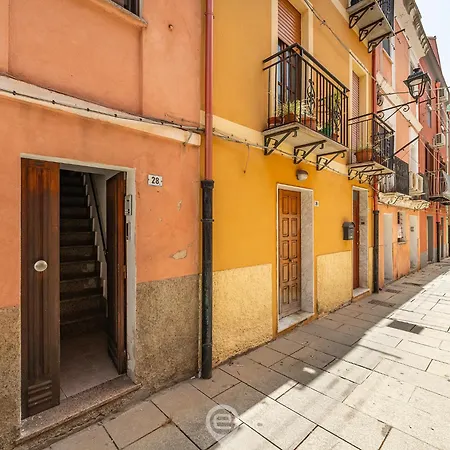 Apartment Corner - Aurora Iglesias